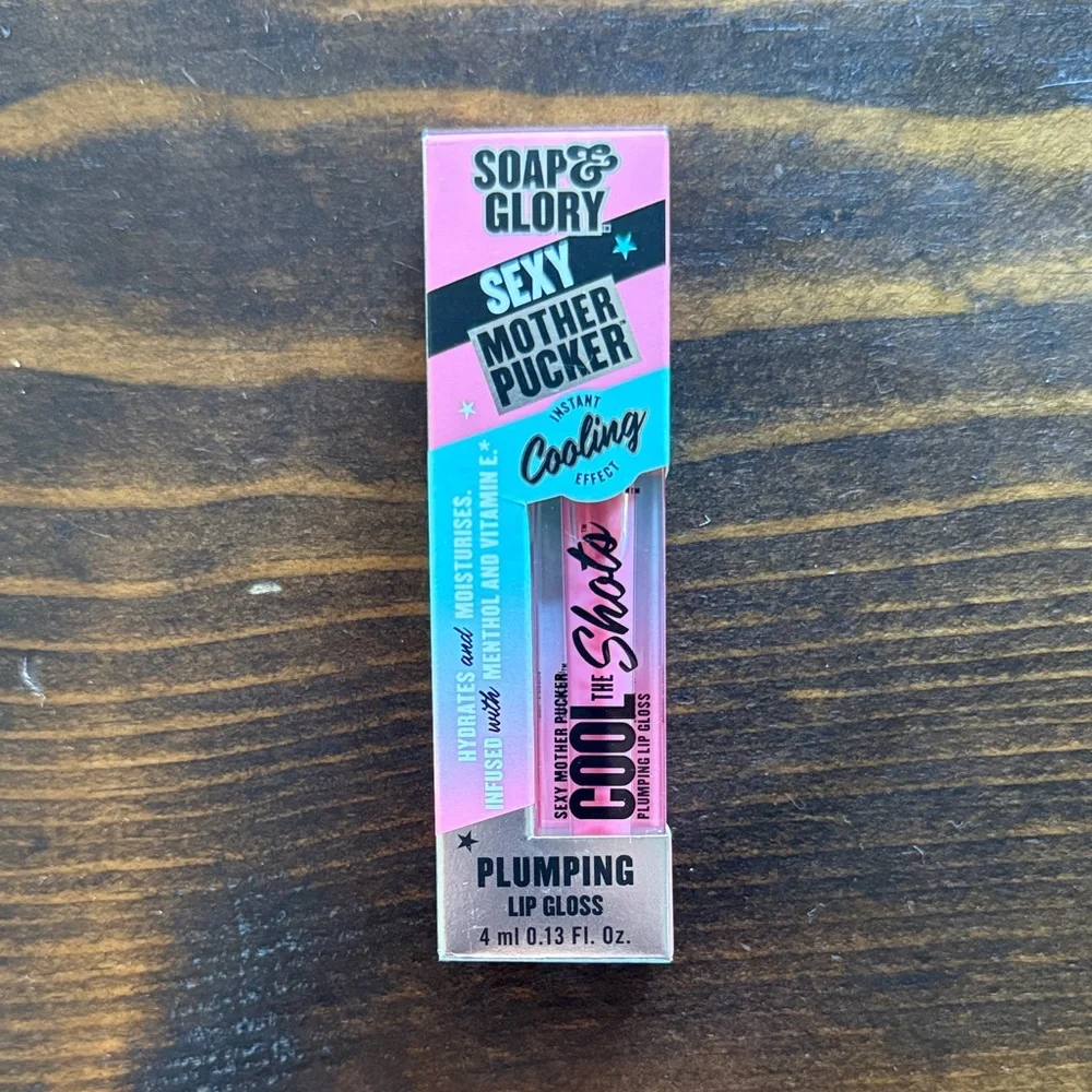 Soap & Glory Sexy Mother Pucker Plumping Lip Gloss - Pink Charming